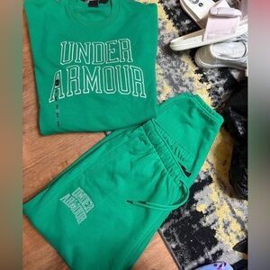 Under Armour Green Sweatshirt and Joggers Set men’s NWT medium